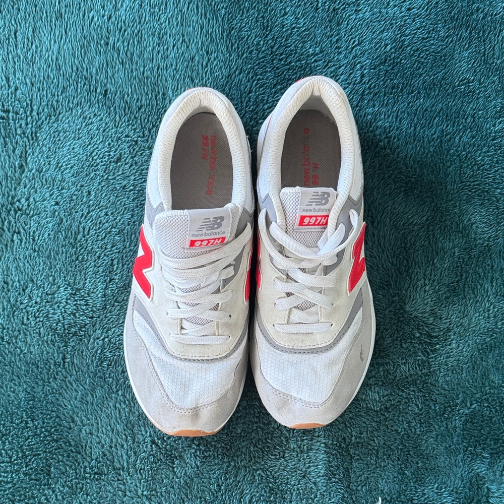 New Balance White and Red Athletic Shoes - Picture 3 of 5